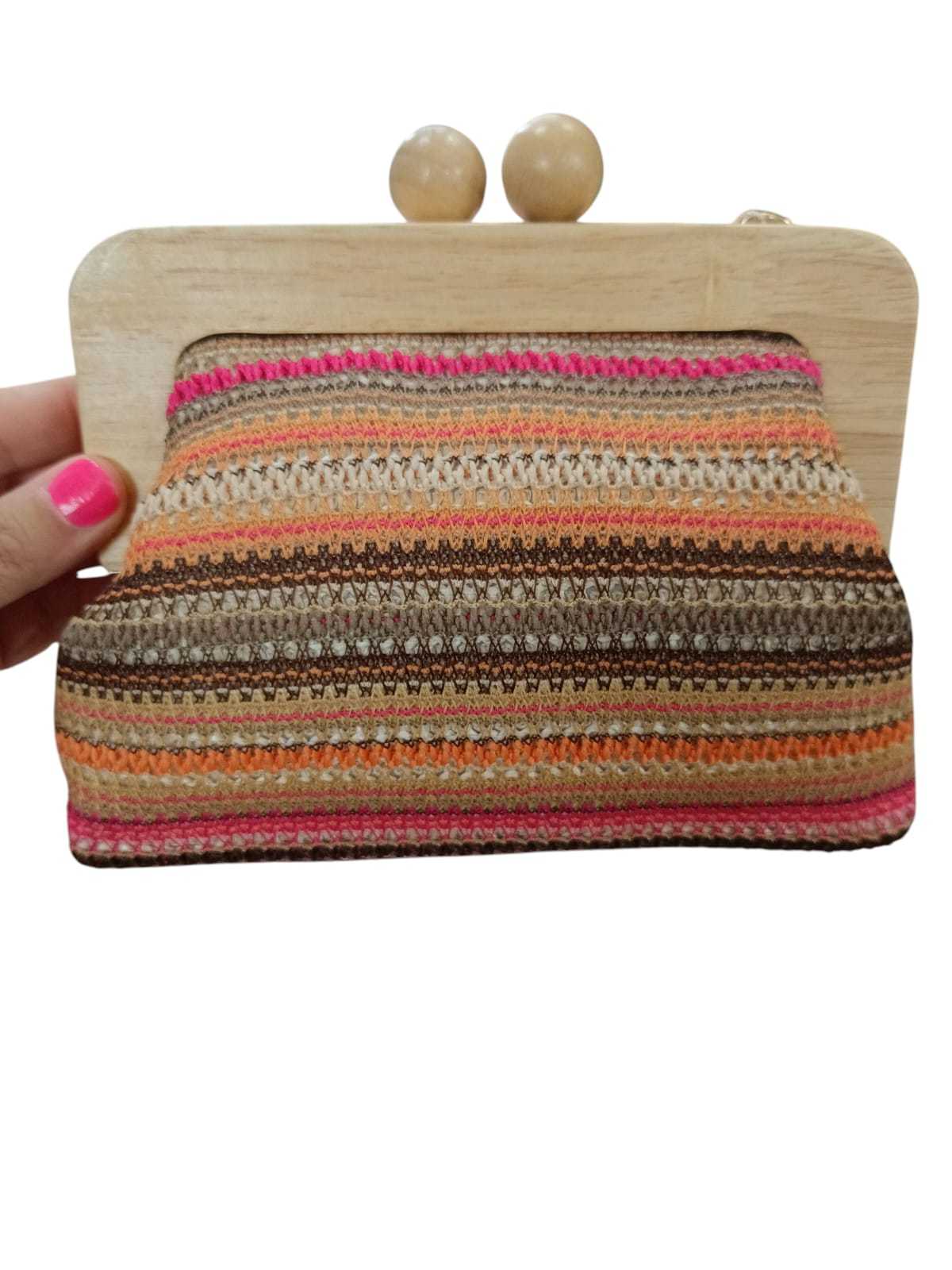 CARTERA MANO RAYITAS