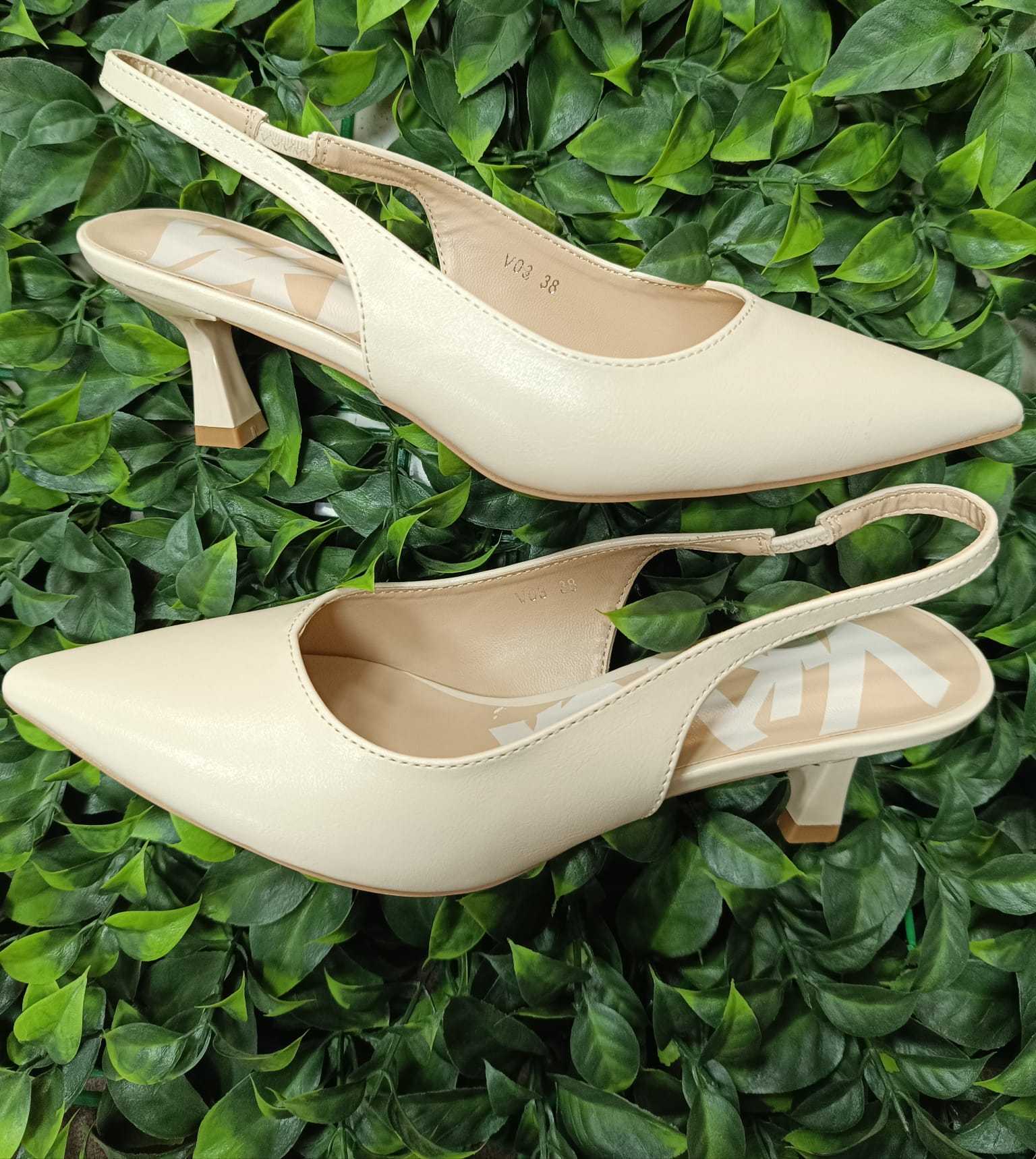 STILETTOS  EN BEIG