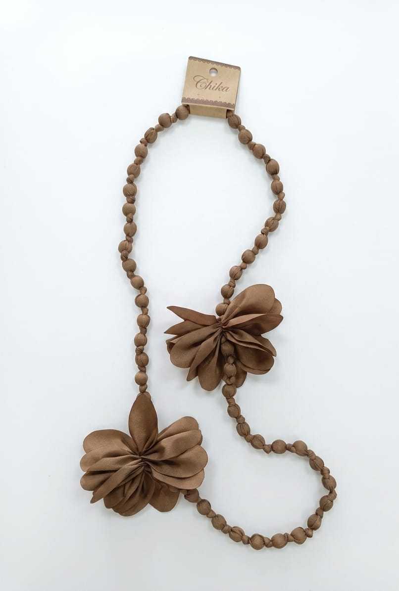 COLLAR BOLAS Y FLOR 