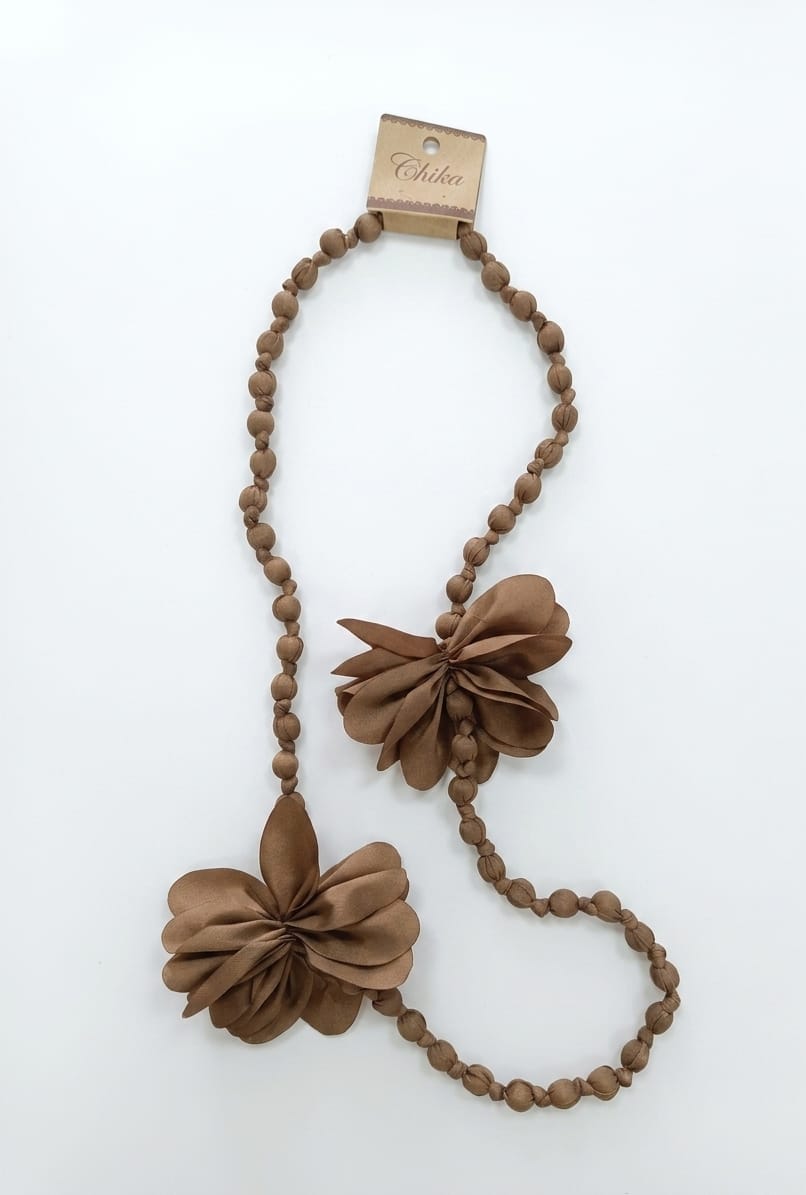 COLLAR BOLAS Y FLOR 