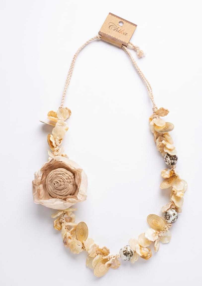 COLLAR FLOR Y PIEDRAS 