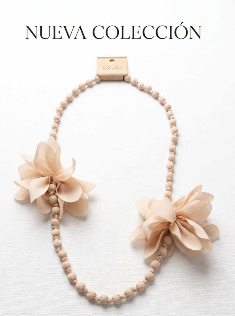 COLLAR BOLAS Y FLOR 