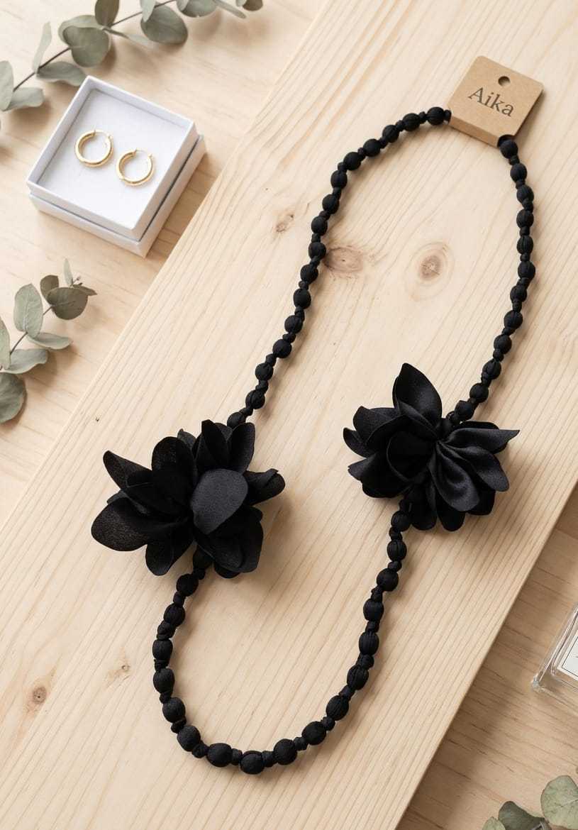 COLLAR BOLAS Y FLOR 